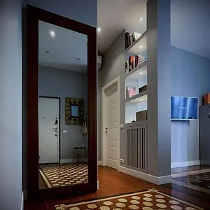 A Casa Di... , Milán Italia